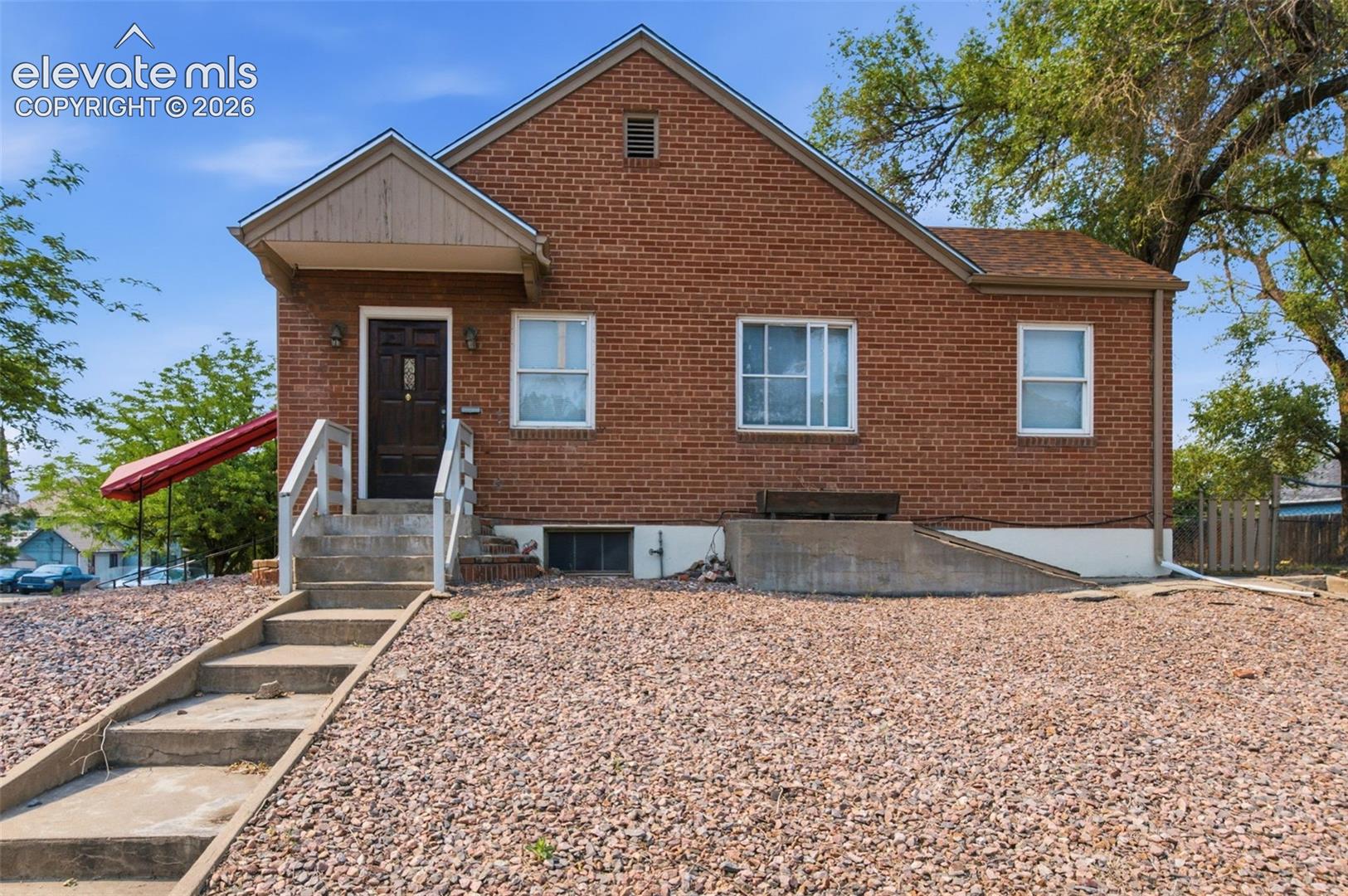 Listing photo 2 for 1217 N Greenwood Street