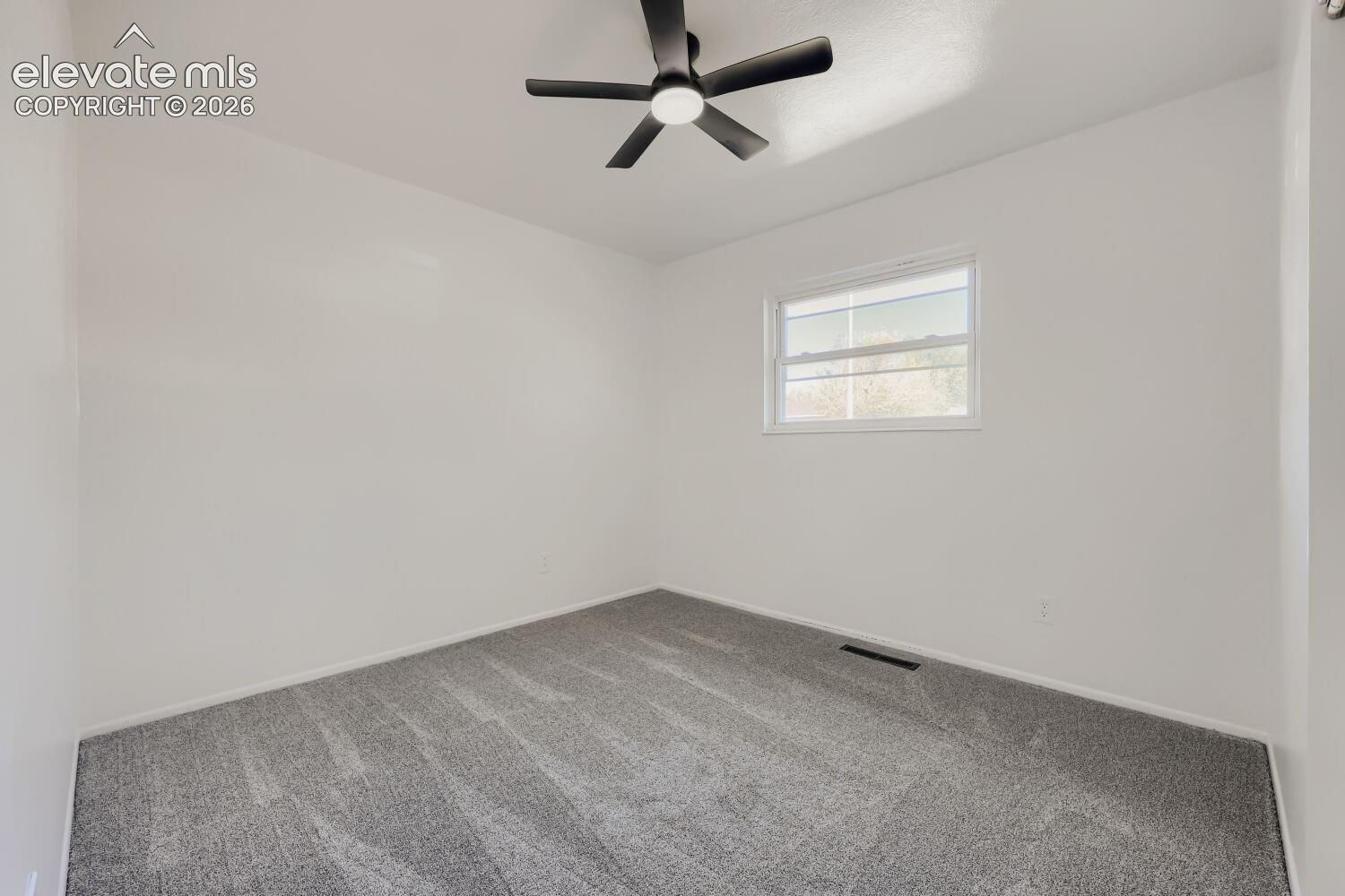 Listing photo 16 for 3665 Dogwood Drive