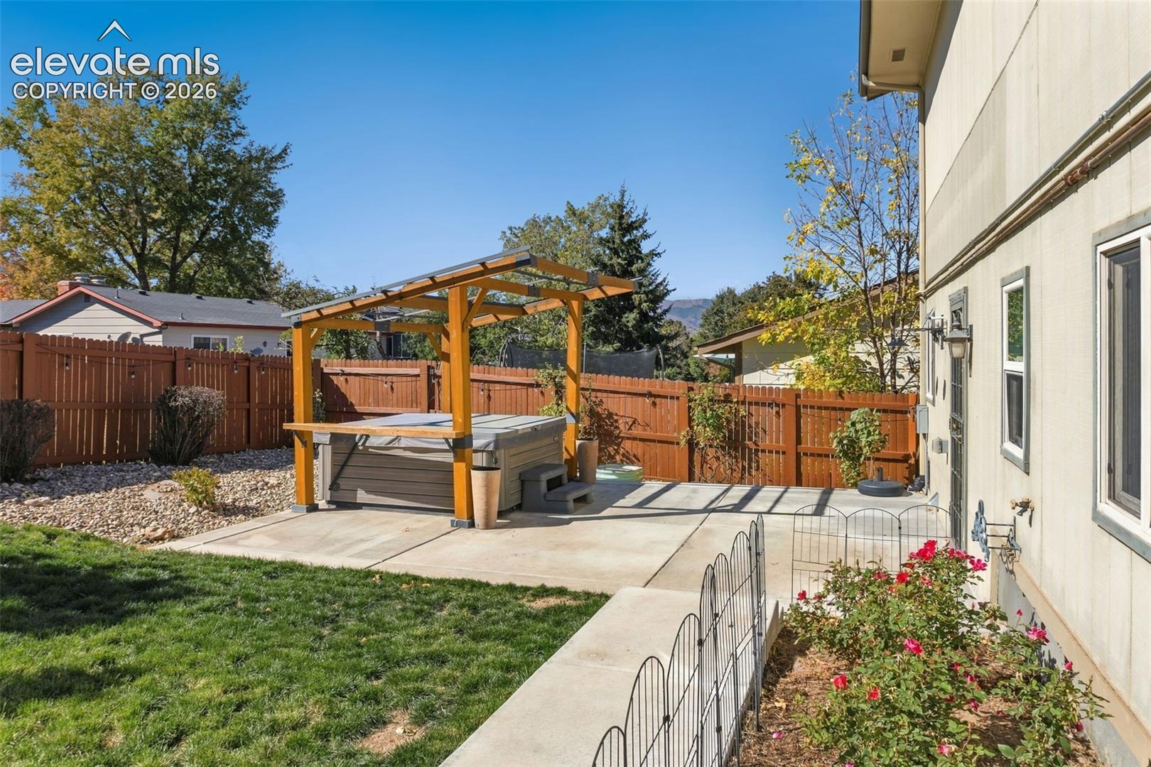 Listing photo 45 for 3071 Banjo Drive