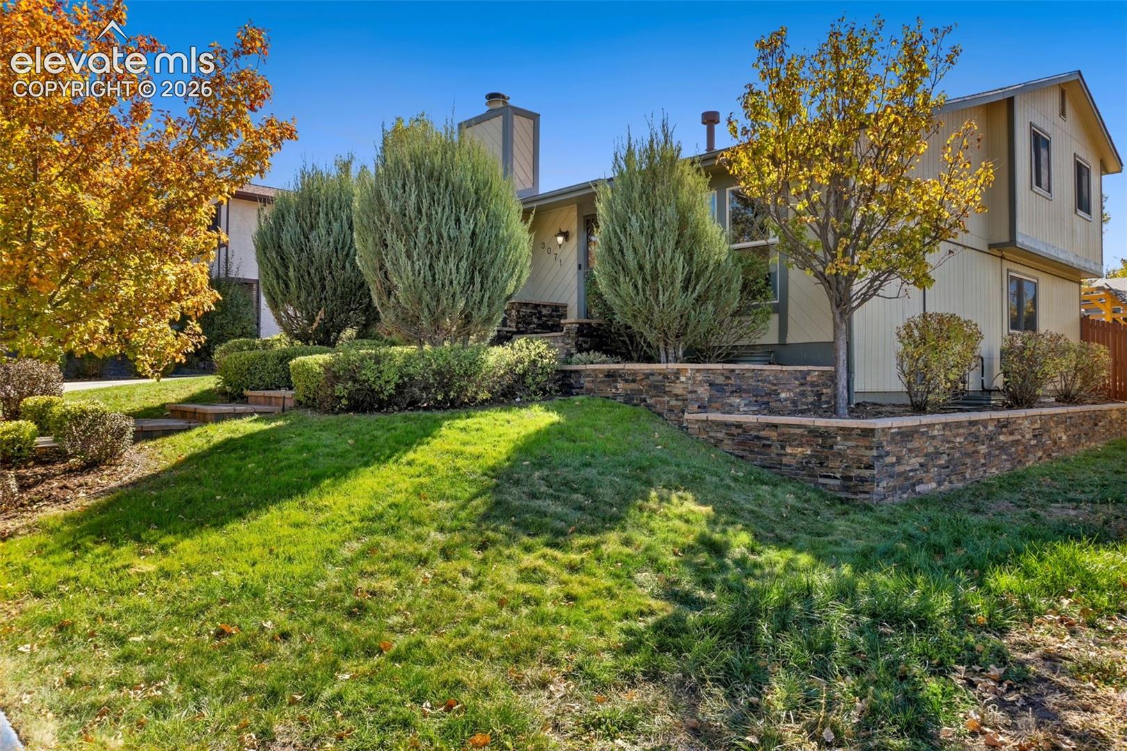 Listing photo 4 for 3071 Banjo Drive