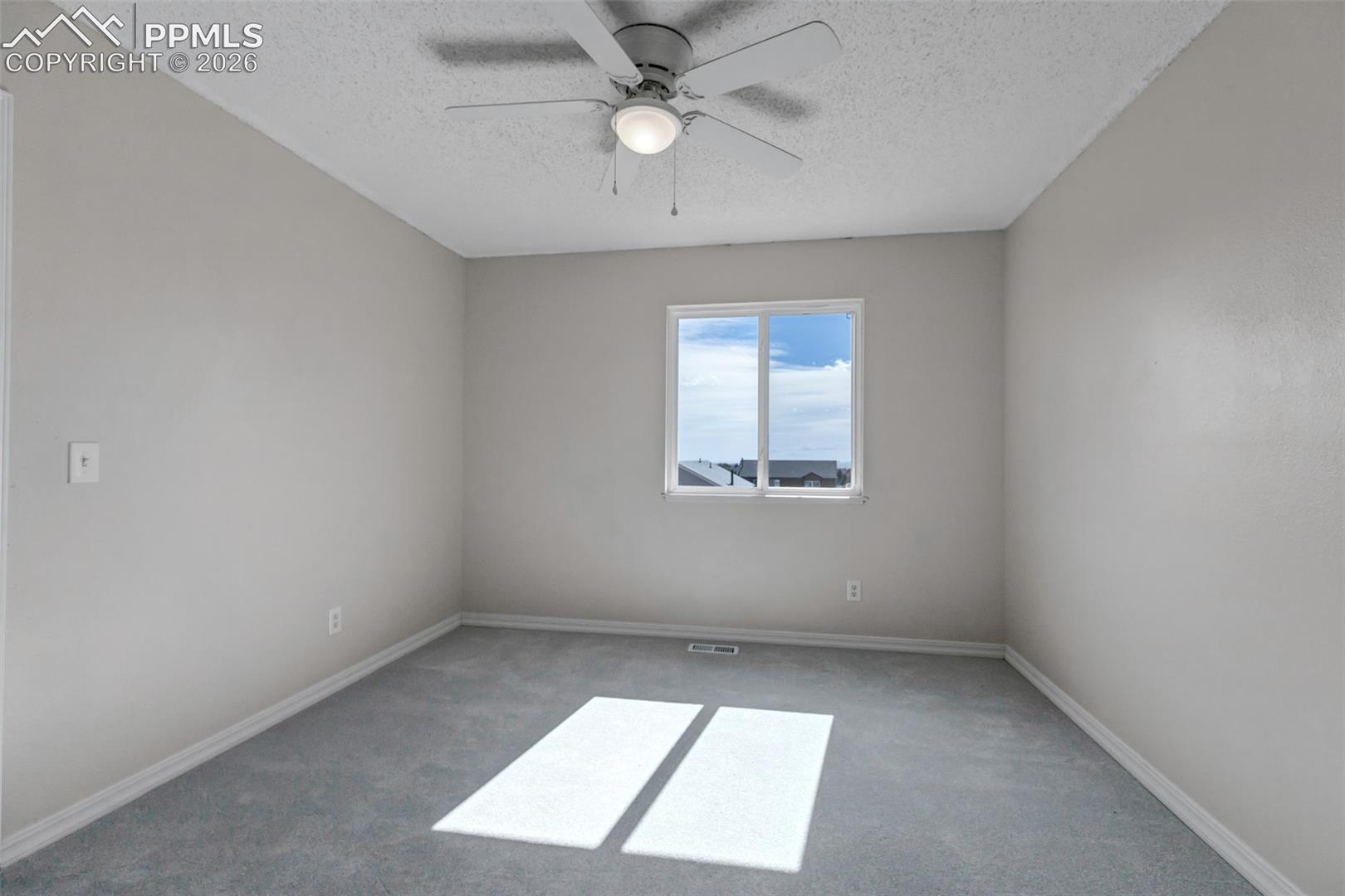 Listing photo 26 for 2375 Lisa Drive