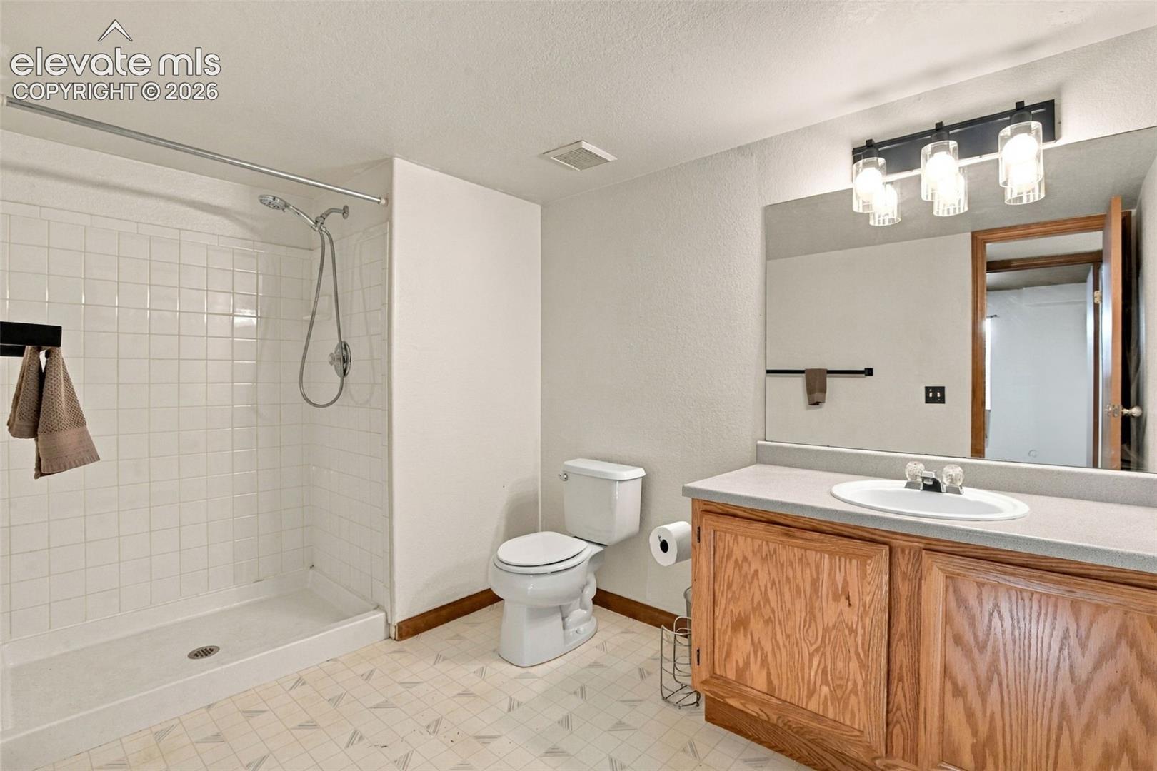 Listing photo 22 for 1040 Red Brooke Drive