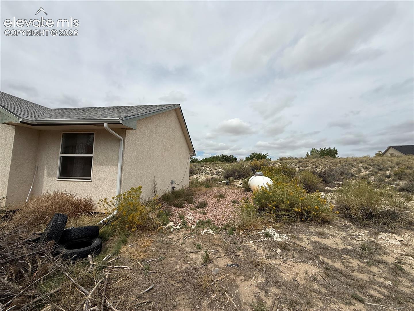 Listing photo 4 for 193 W Legend Drive