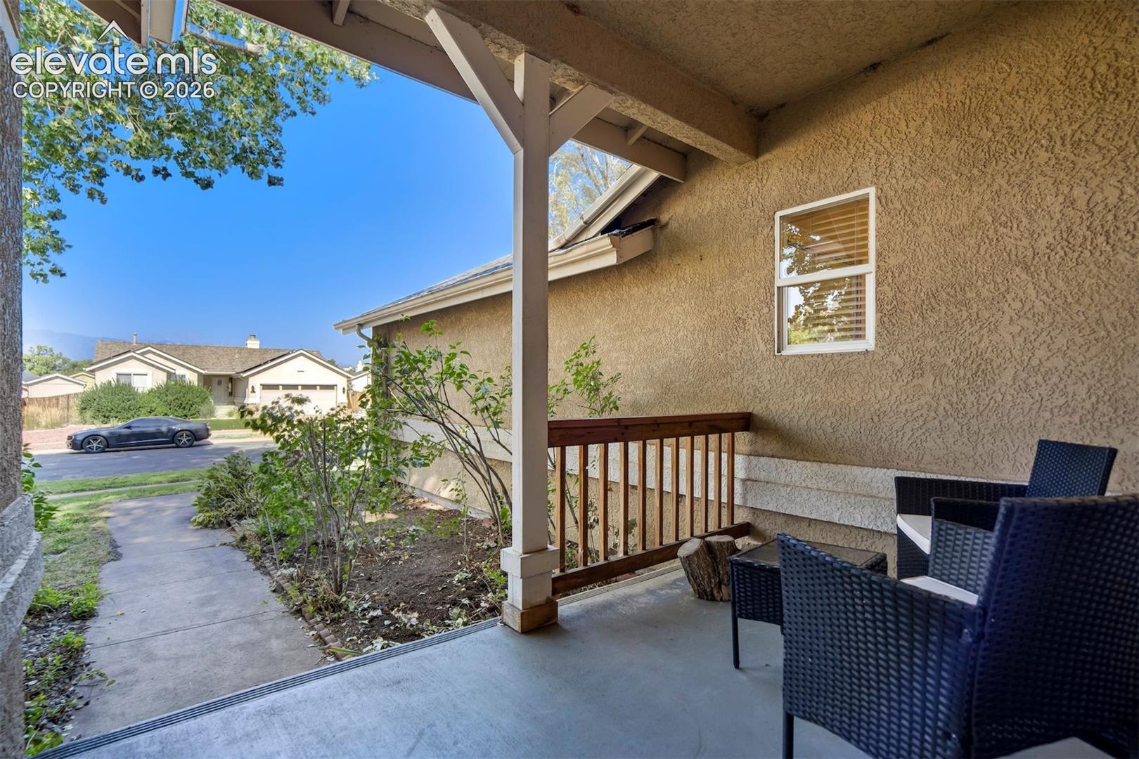 Listing photo 4 for 625 Golden Eagle Drive