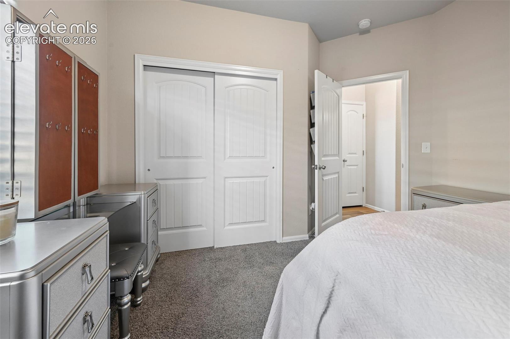 Listing photo 18 for 1114 E Laramie Avenue