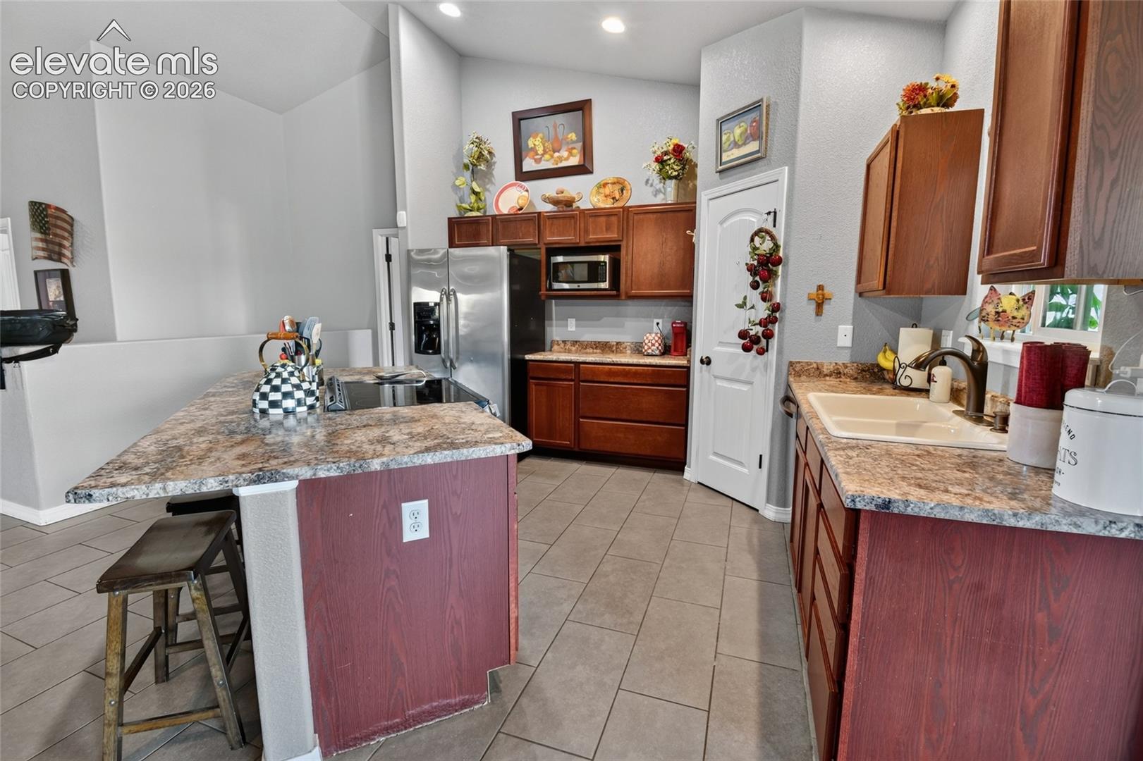 Listing photo 31 for 1615 28th Lane