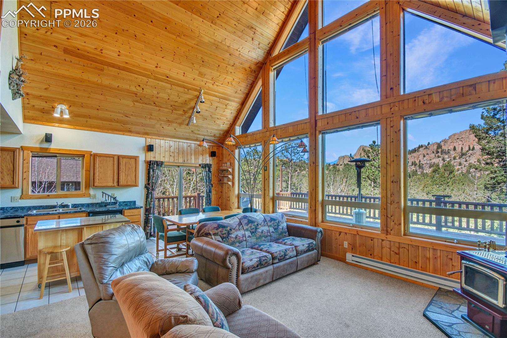 Listing photo 8 for 71 Durelli Drive