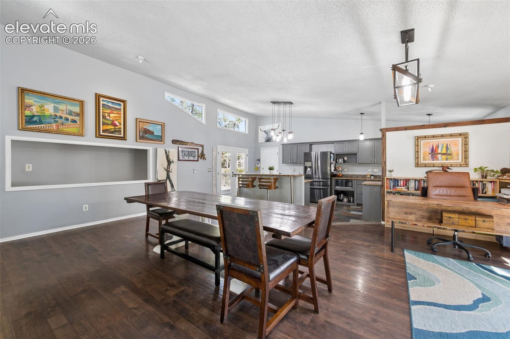 Listing photo 11 for 14015 Timber Grove Lane
