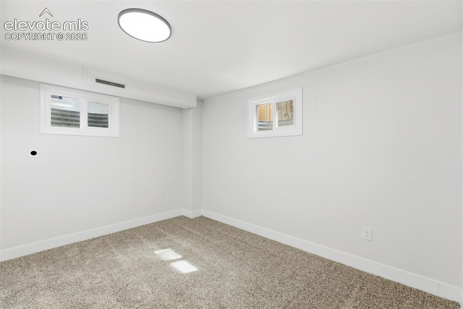 Listing photo 33 for 705 Pioneer Lane