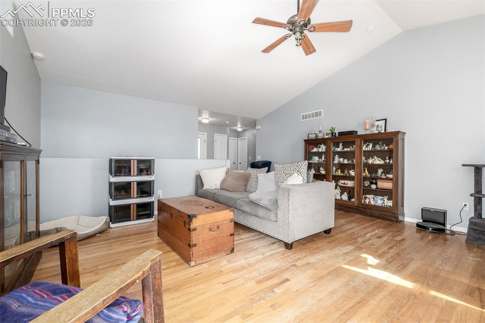 Listing photo 5 for 830 Winebrook Way