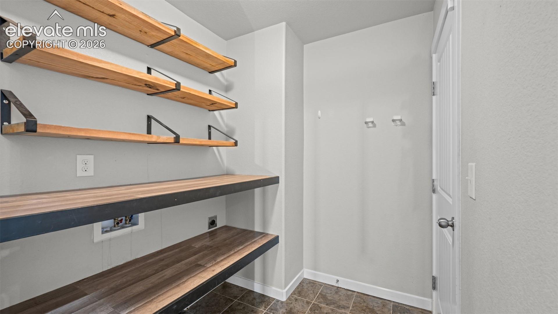 Listing photo 16 for 9773 Witherbee Drive