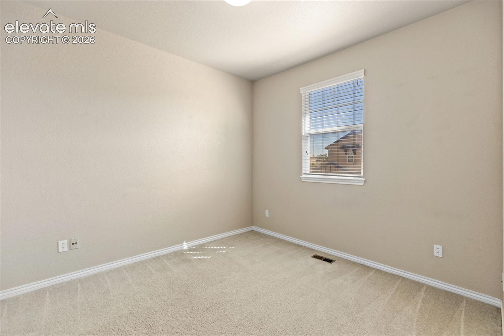 Listing photo 38 for 3312 Ironton Creek Point