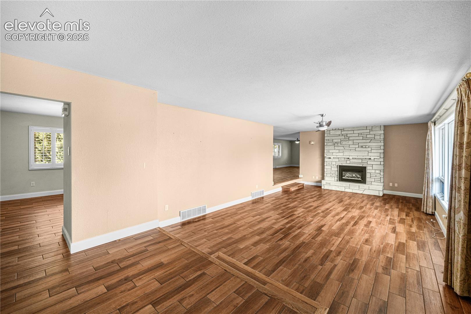 Listing photo 5 for 3514 St Clair Avenue