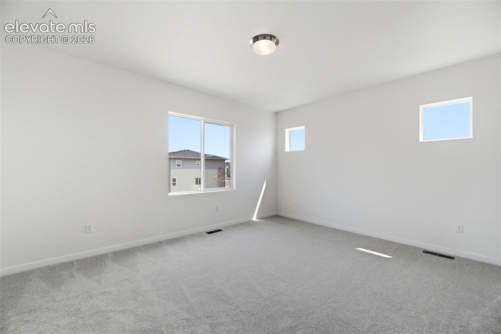 Listing photo 31 for 7968 School House Drive