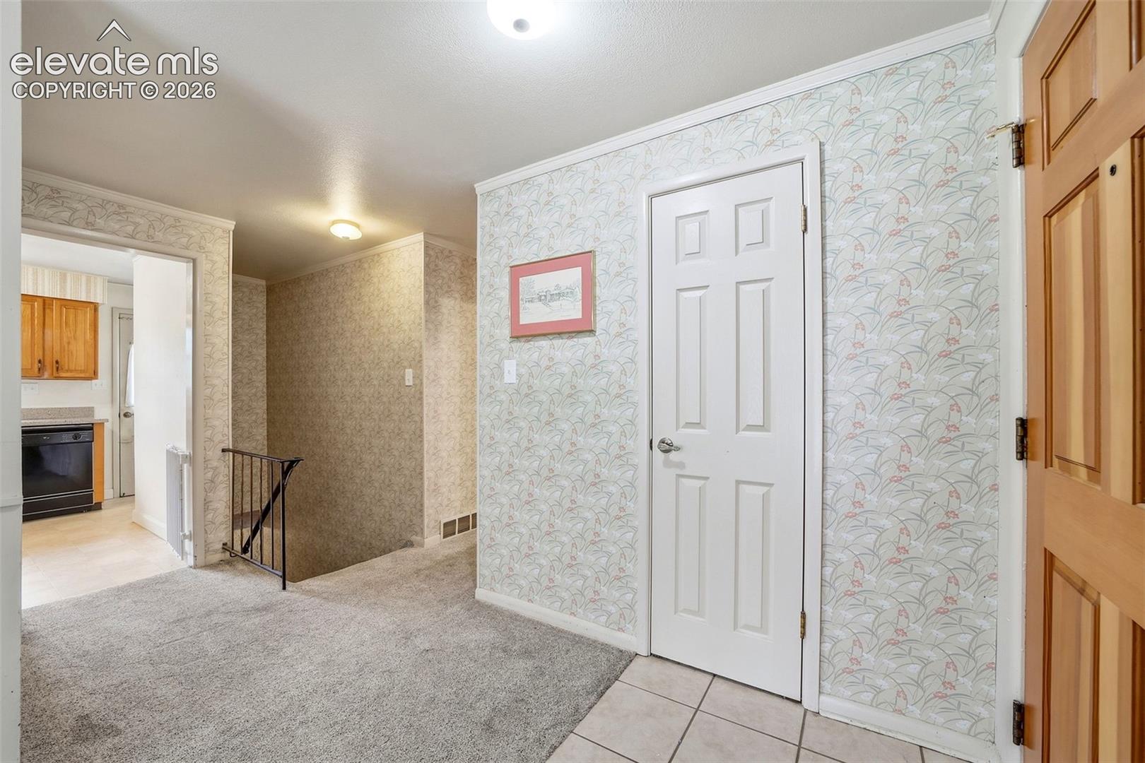 Listing photo 5 for 1406 Iowa Avenue