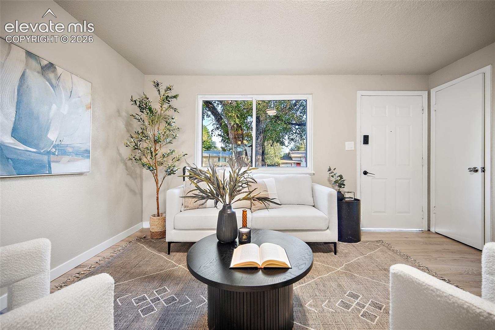 Listing photo 11 for 3928 E Pikes Peak Avenue