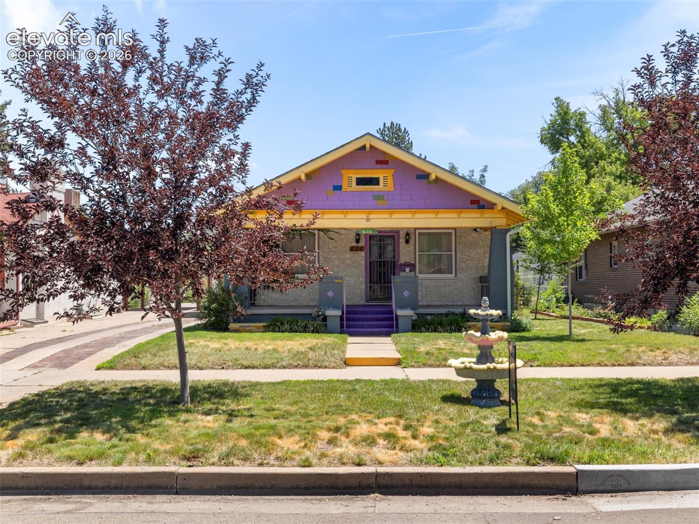 Listing photo 2 for 626 Jackson Street