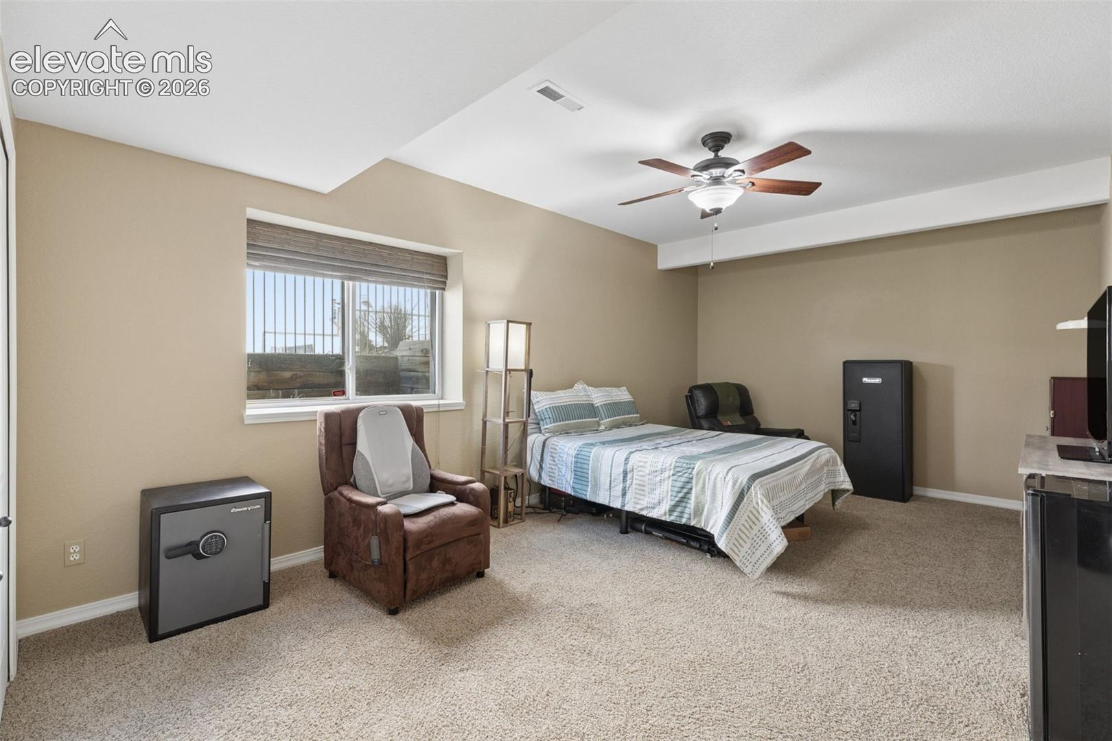Listing photo 16 for 1055 Bayfield Drive