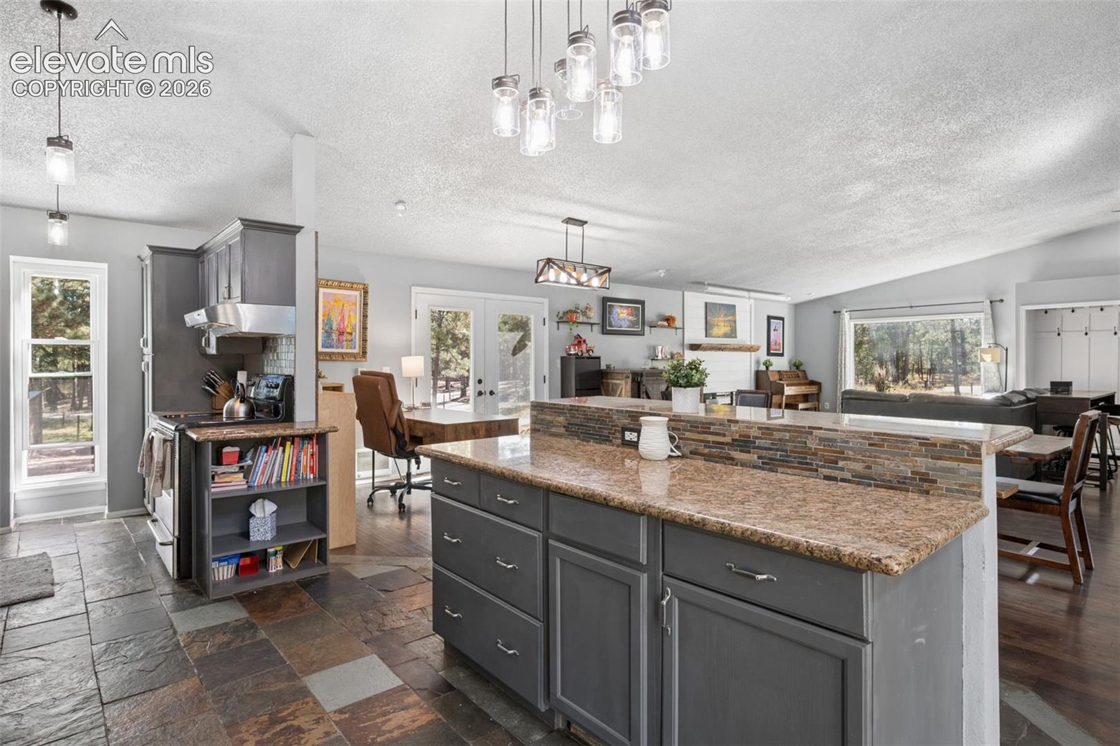 Listing photo 17 for 14015 Timber Grove Lane
