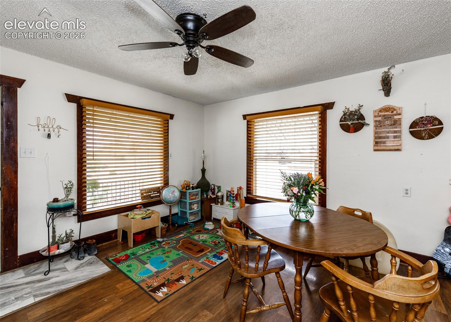 Listing photo 8 for 2035 Pine Street
