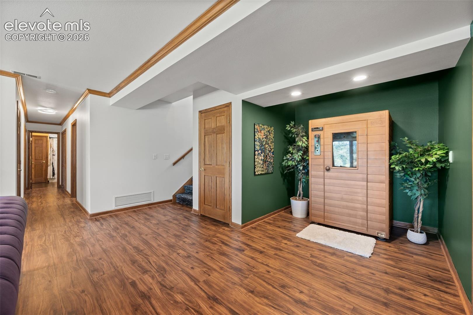 Listing photo 31 for 1675 Oakwood Drive