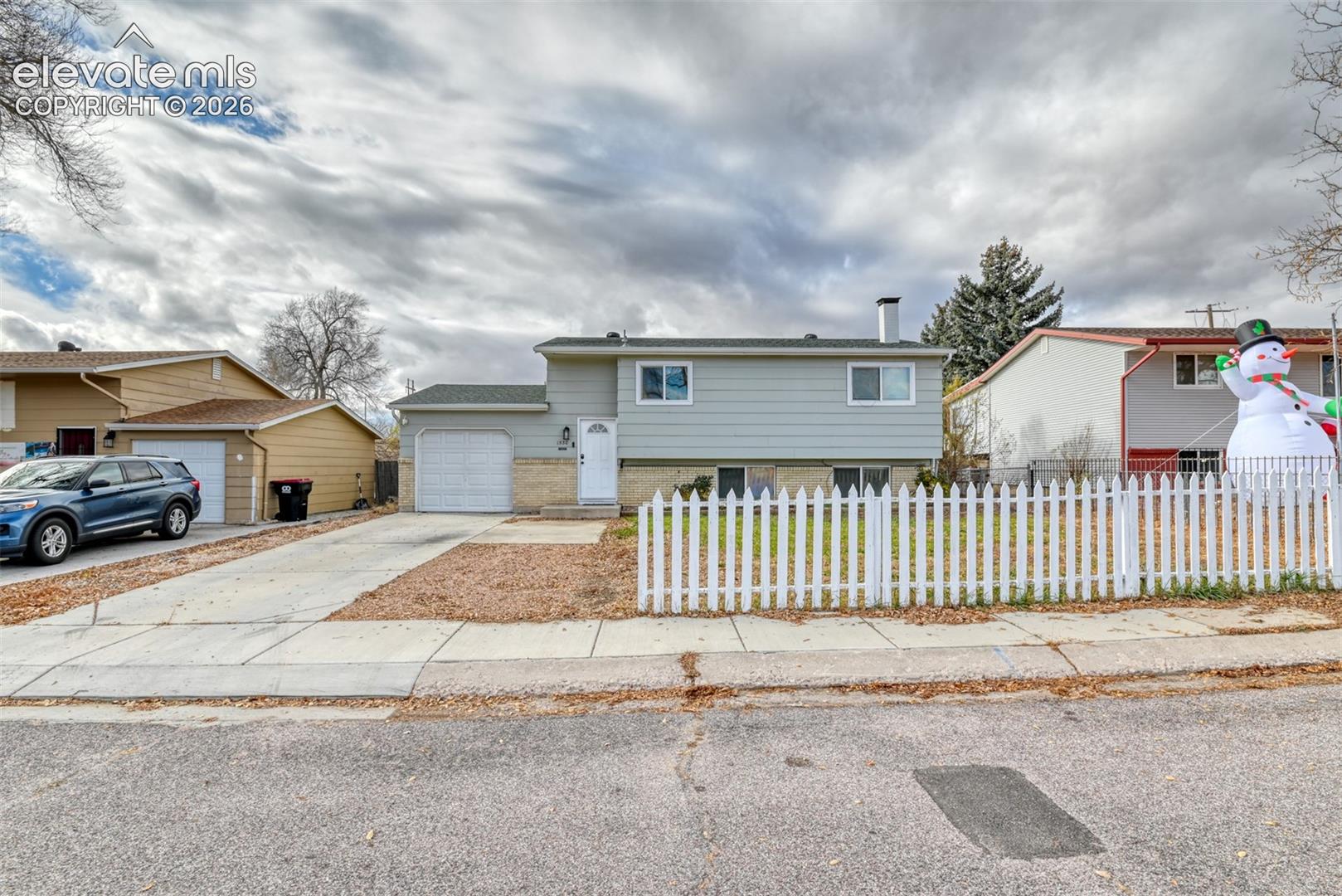 Listing photo 3 for 1530 Leigh Lane