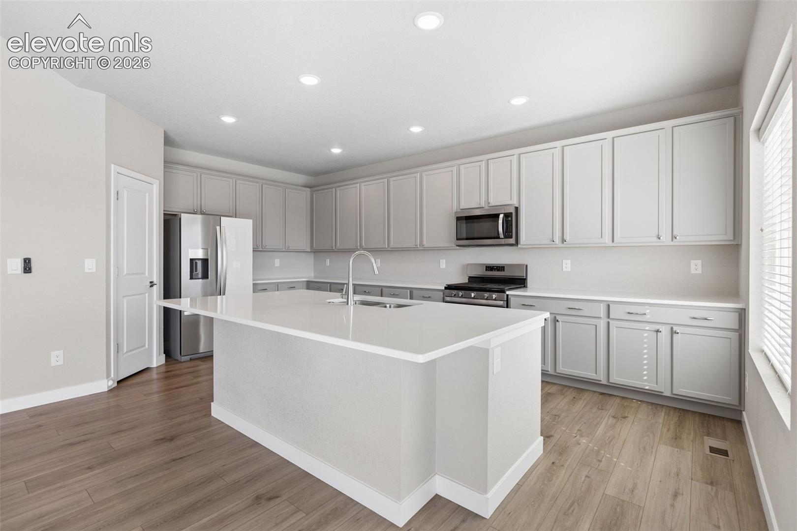 Listing photo 9 for 13107 Parkland Drive