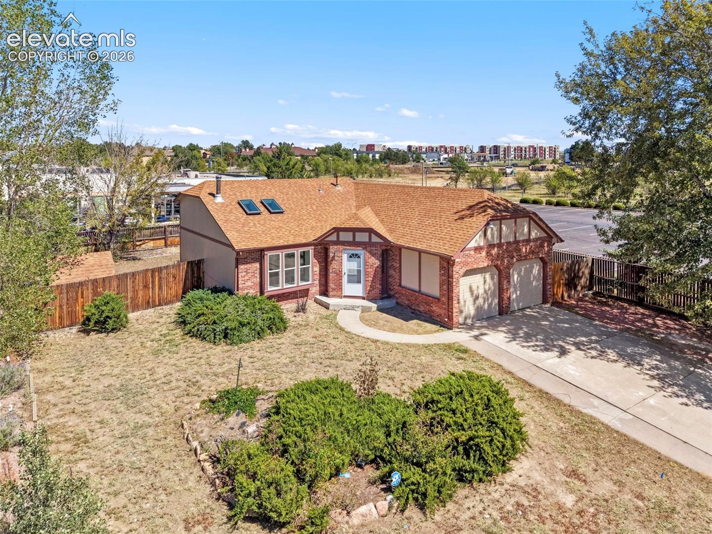 Listing photo 4 for 4537 Fenton Road
