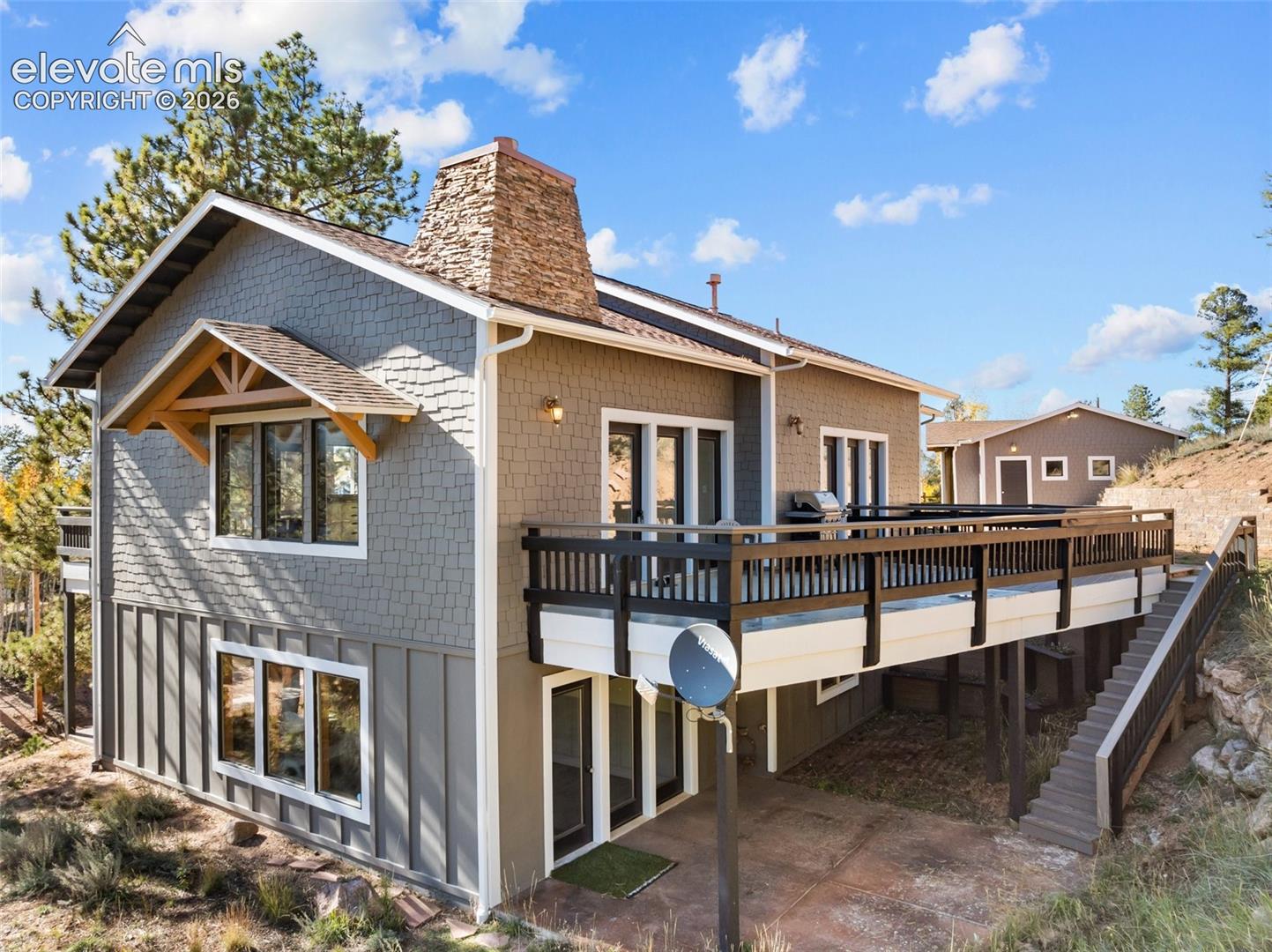 Listing photo 2 for 396 Mohawk Heights