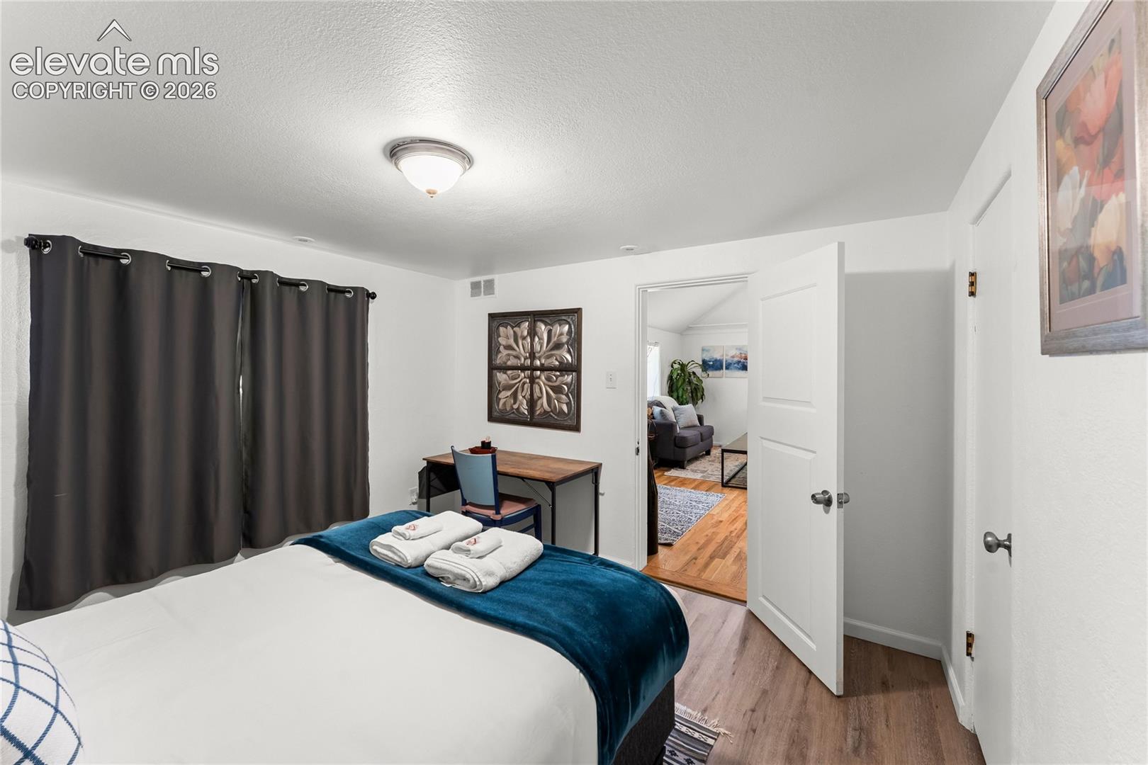 Listing photo 11 for 2706 W Pikes Peak Avenue