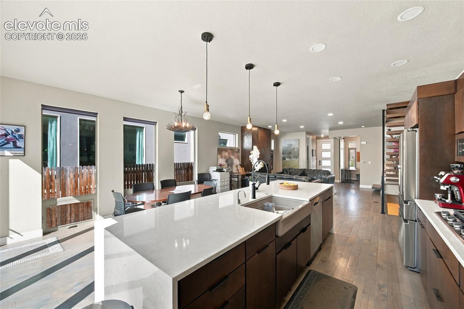 Listing photo 5 for 1319 W Colorado Avenue
