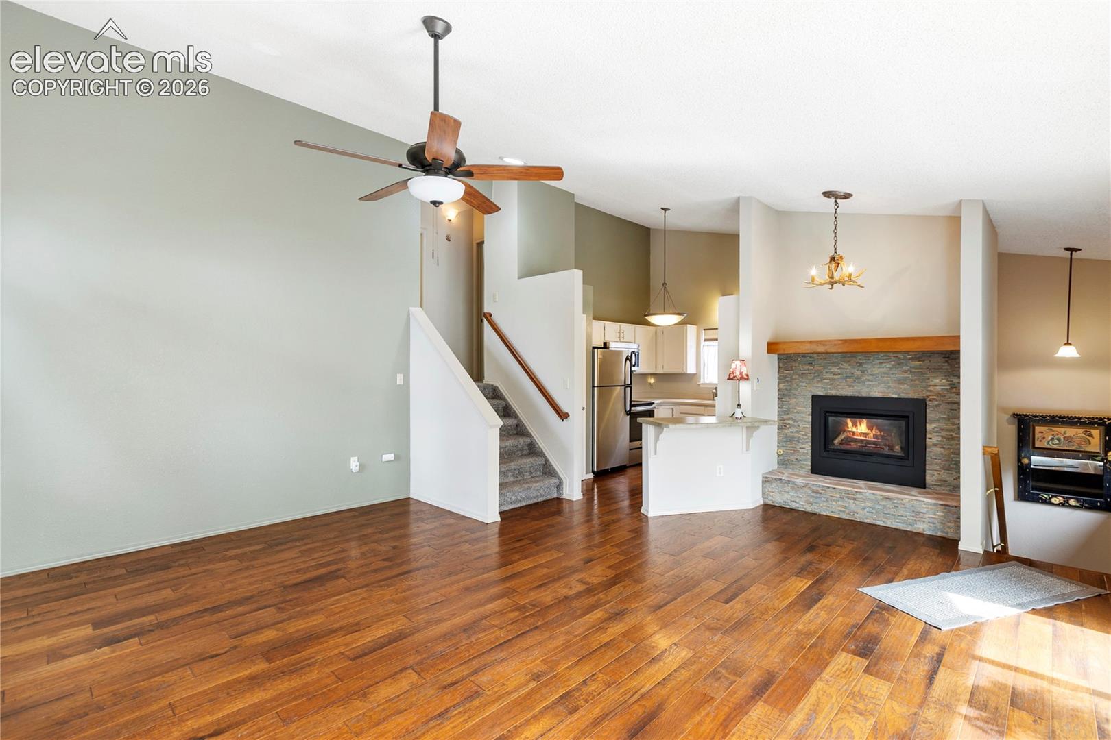 540 Greenway Court, photo 16