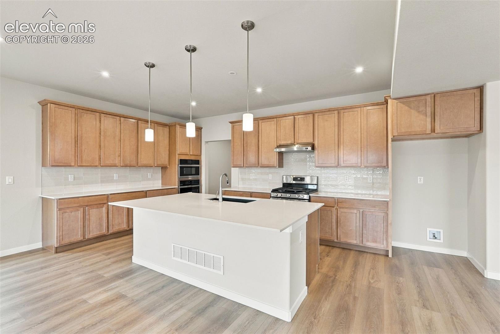 Listing photo 13 for 13586 Crooked Hill Drive