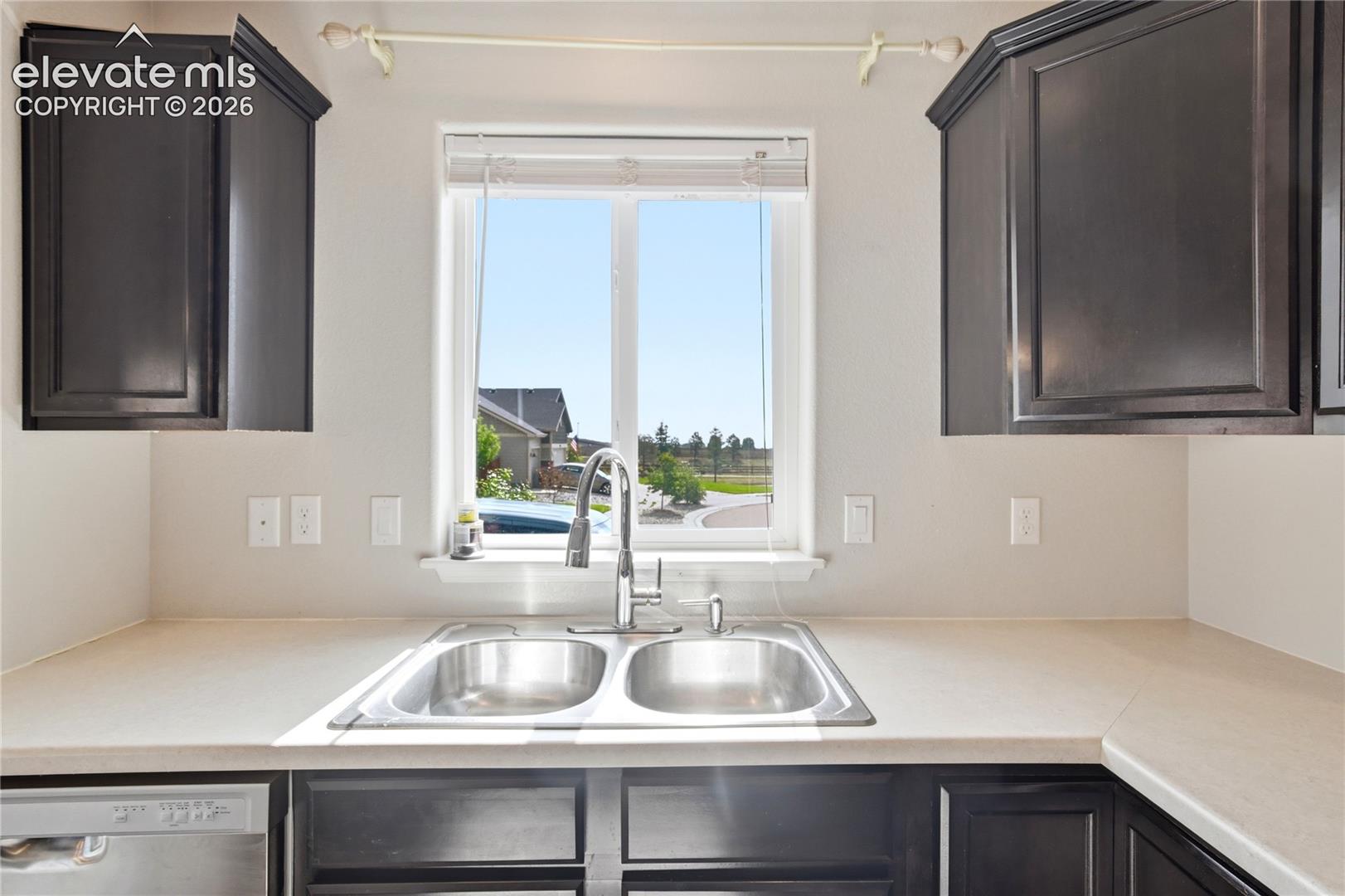 Listing photo 7 for 9437 Beryl Drive