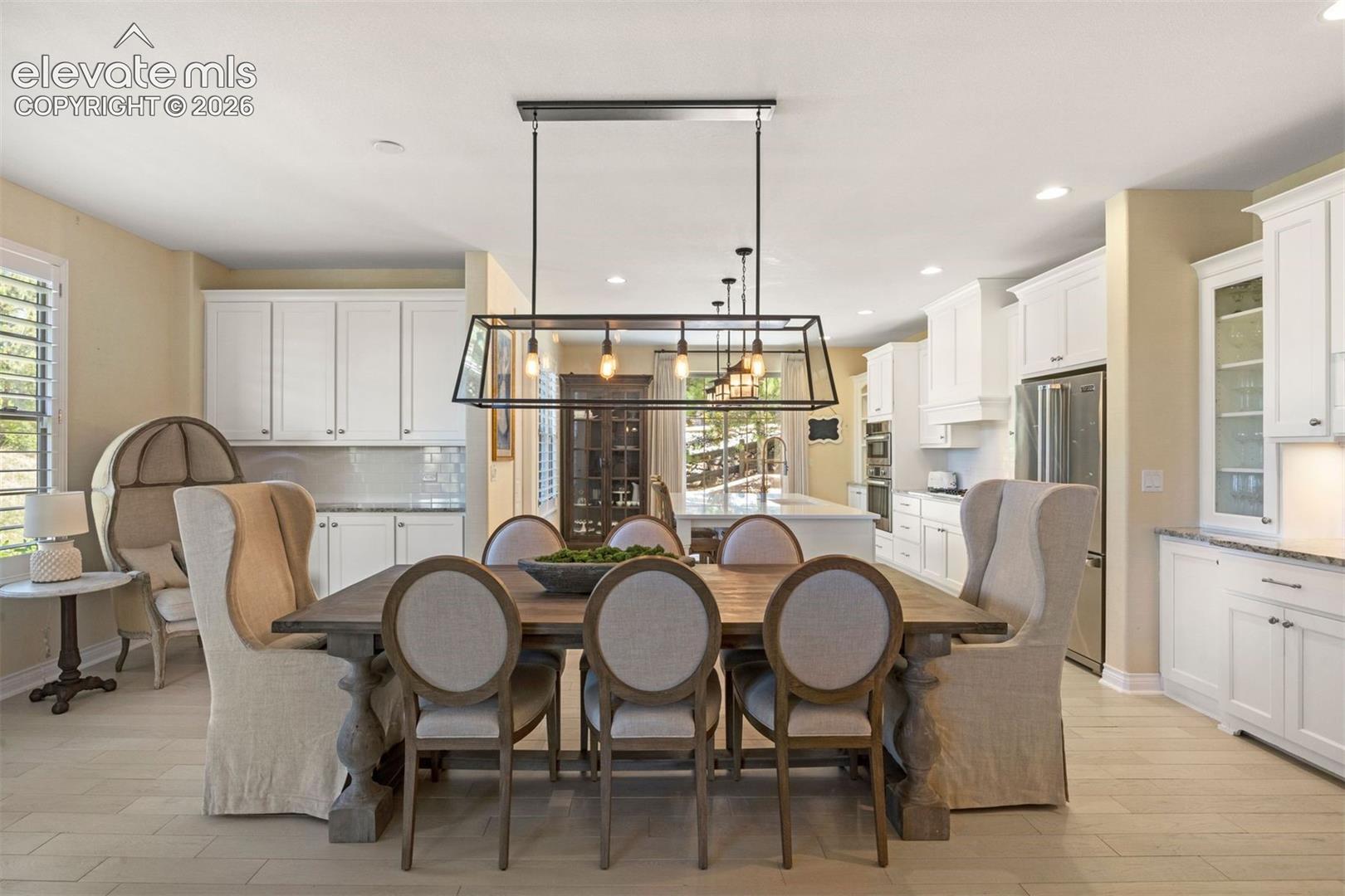 Listing photo 10 for 2151 Saddleback Drive