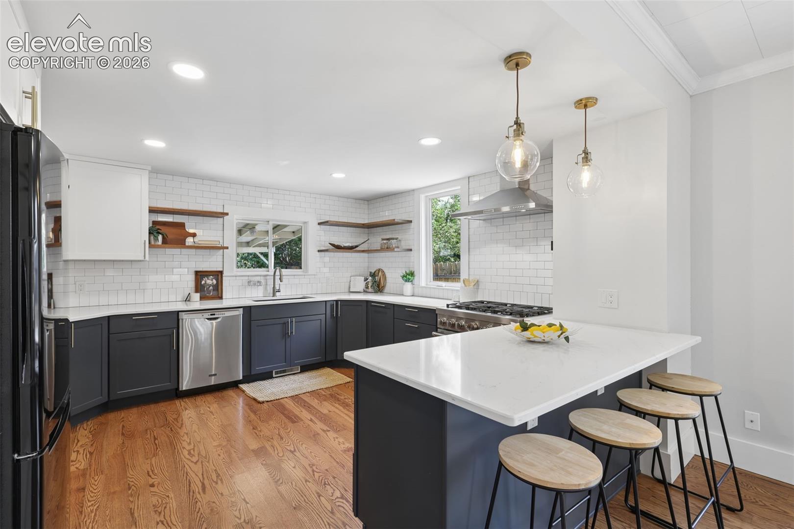 Listing photo 15 for 1812 W Pikes Peak Avenue