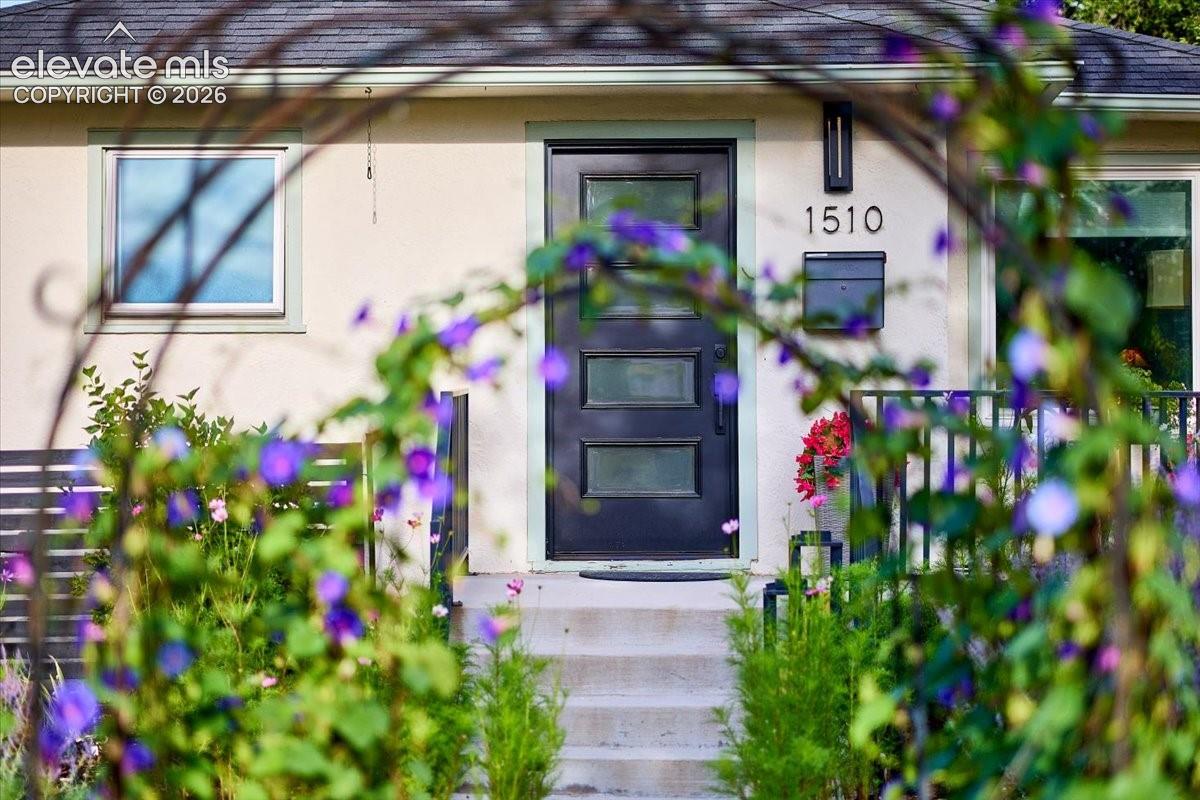 Listing photo 12 for 1510 N El Paso Street