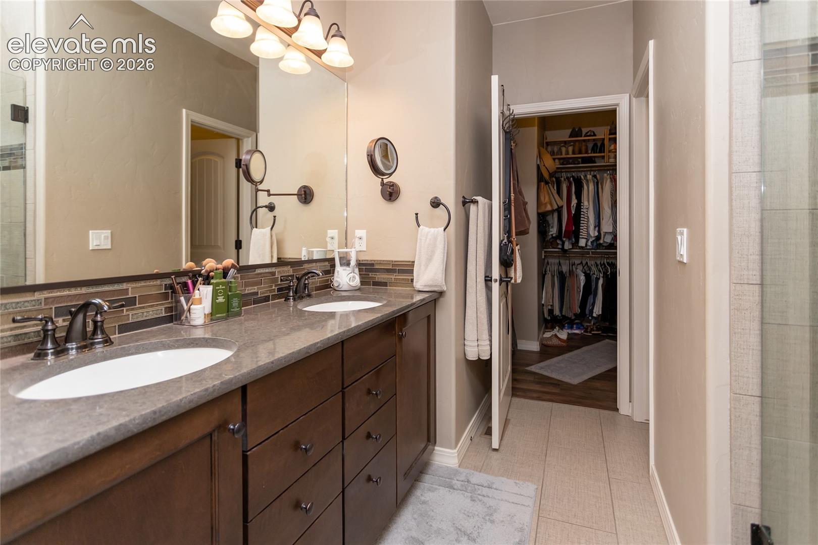Listing photo 16 for 16352 Woodward Terrace