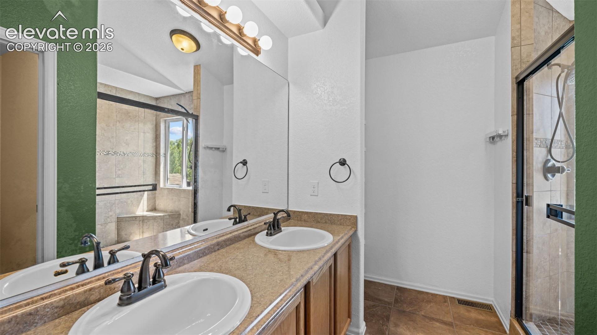 Listing photo 20 for 5216 Arroyo Street