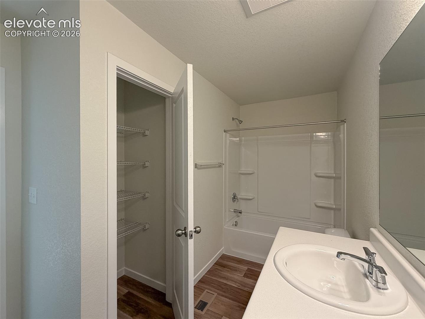 Listing photo 29 for 8515 Blue Feather Loop
