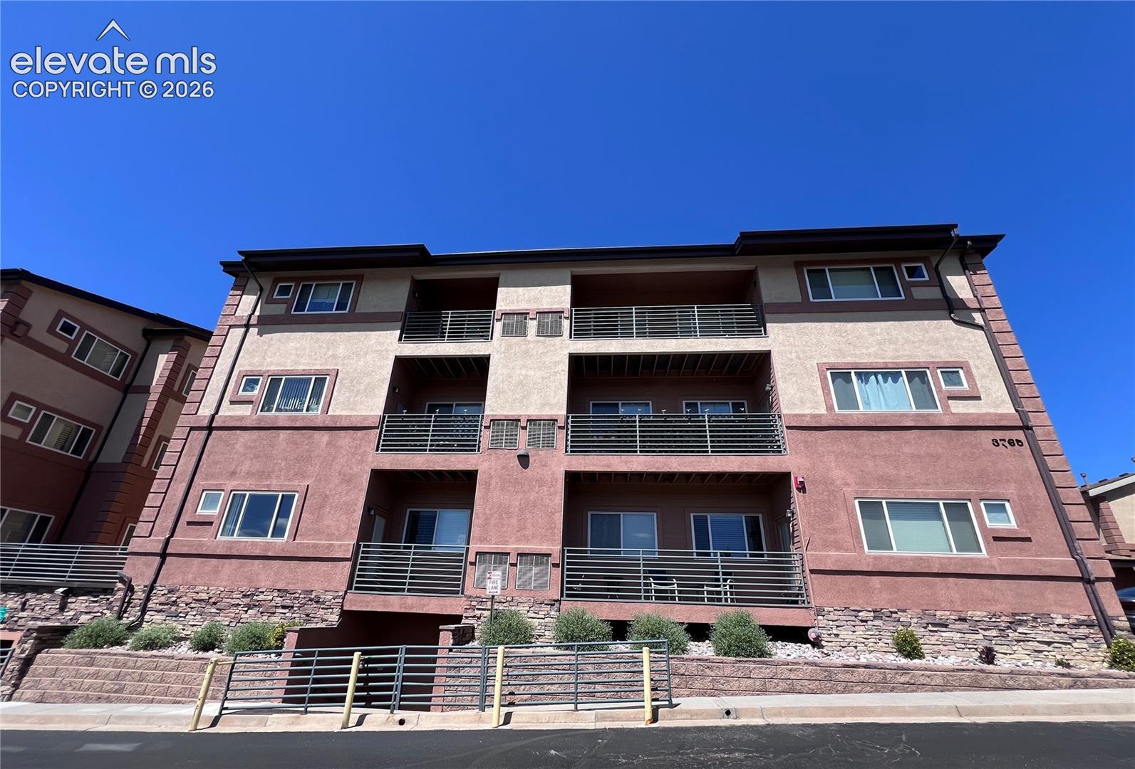 3765 Hartsock Lane, photo 2