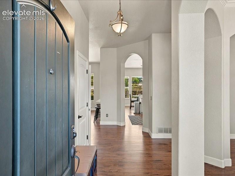 Listing photo 9 for 589 Burke Hollow Drive