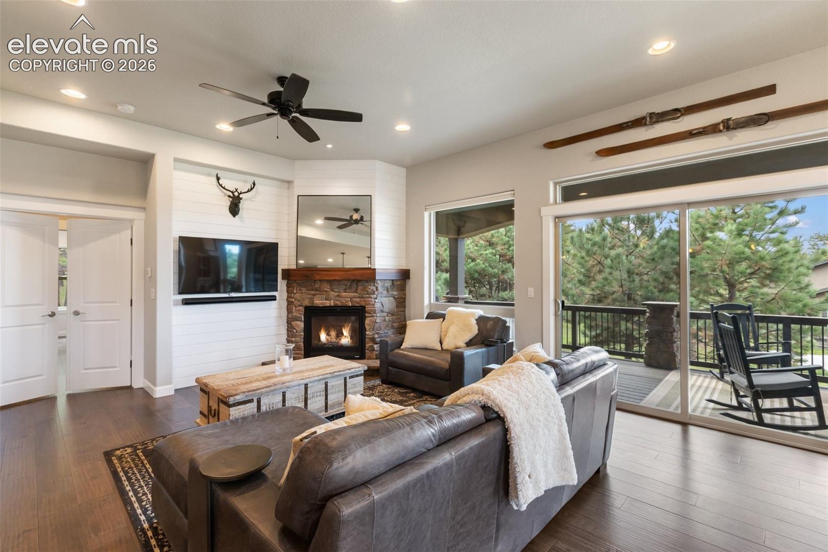 Listing photo 8 for 1110 Highlands Court