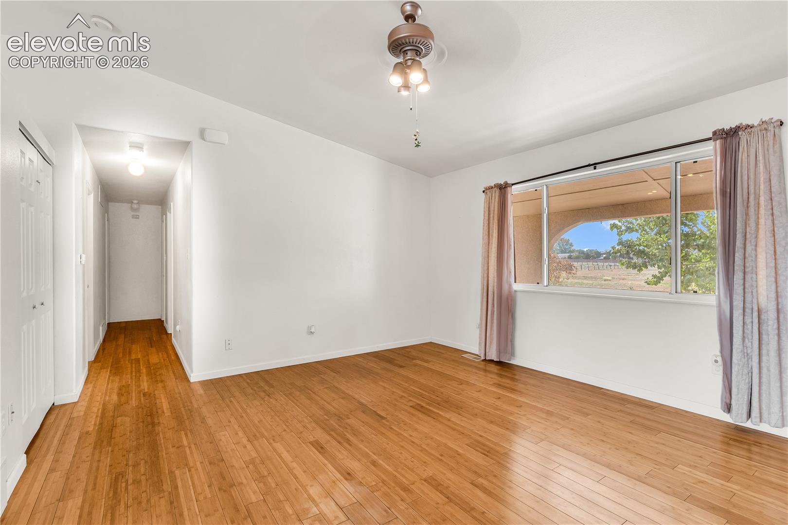 Listing photo 5 for 508 S Bayfield Avenue