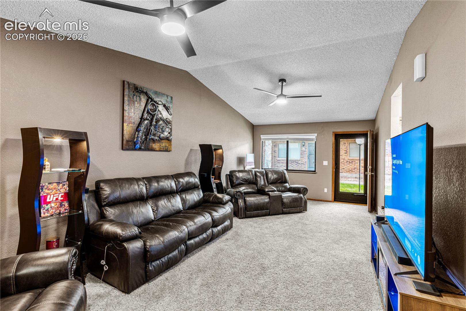 Listing photo 2 for 2106 Chautard Drive B