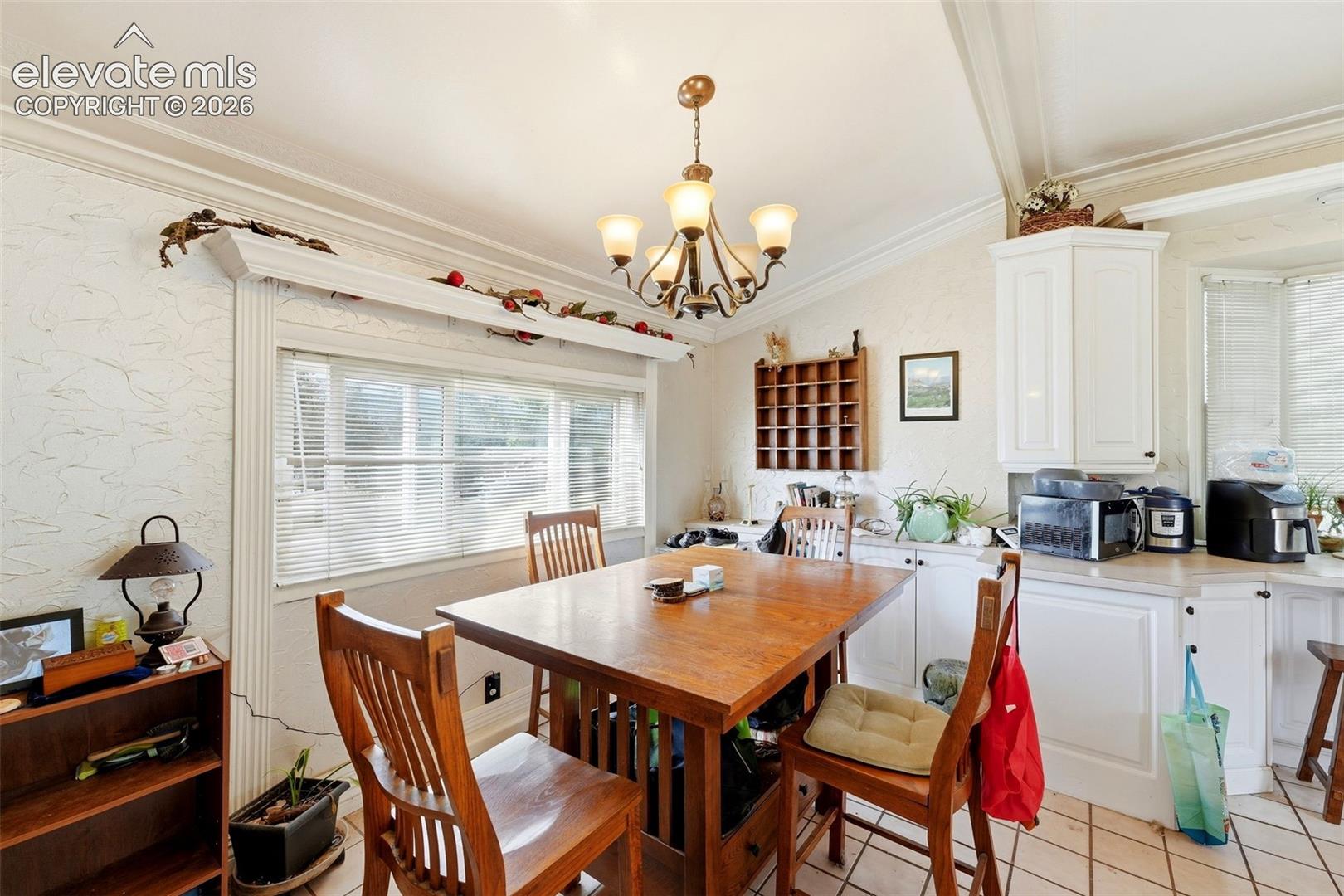 Listing photo 13 for 842 E Platte Avenue