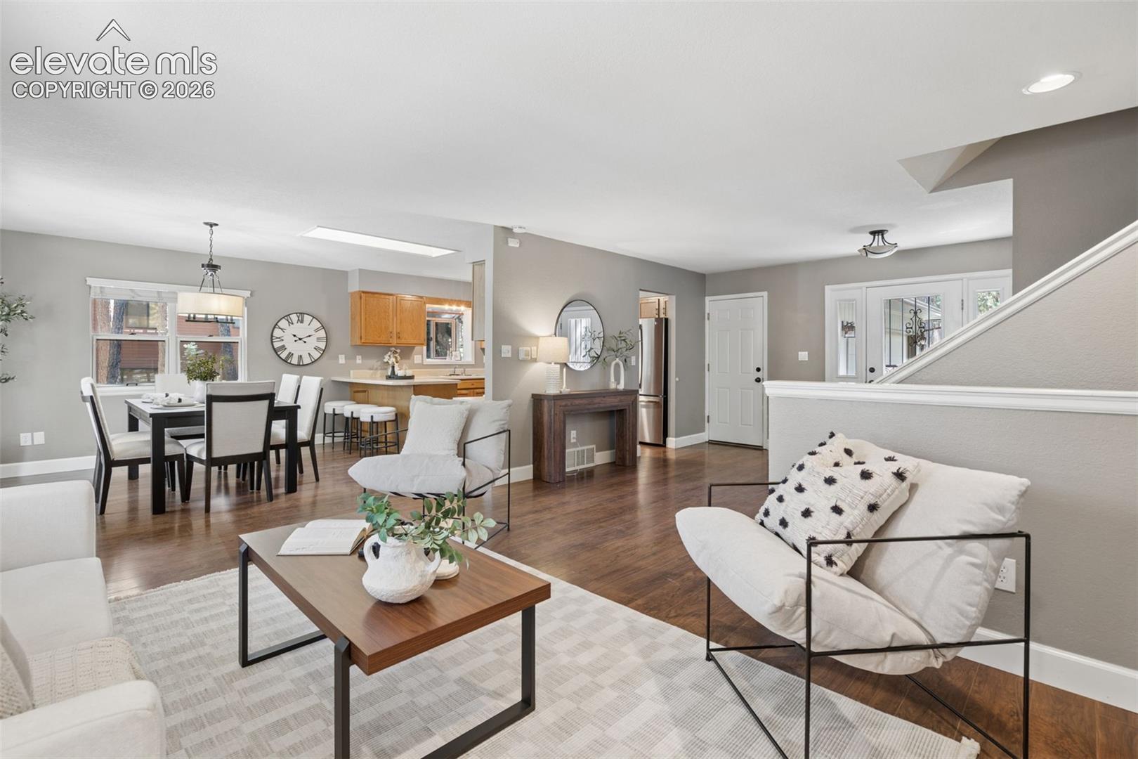Listing photo 2 for 17950 New London Road