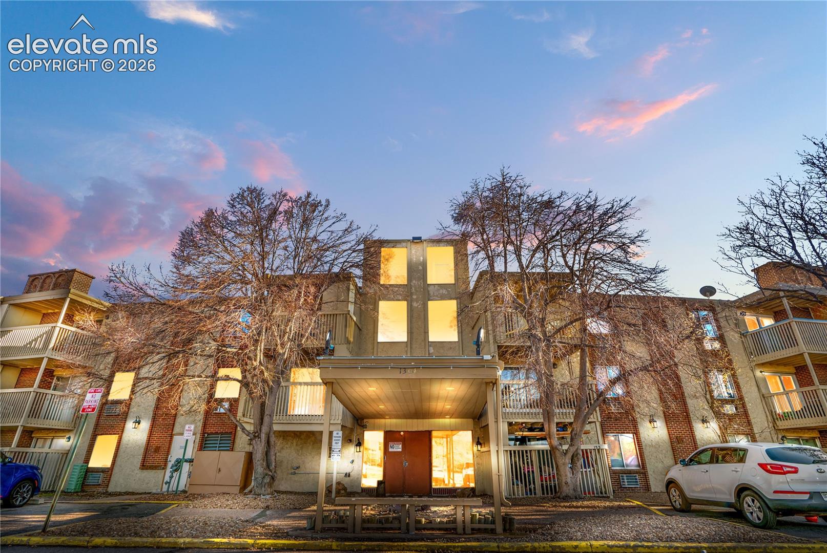 Listing photo 2 for 1306 S Parker Road 162