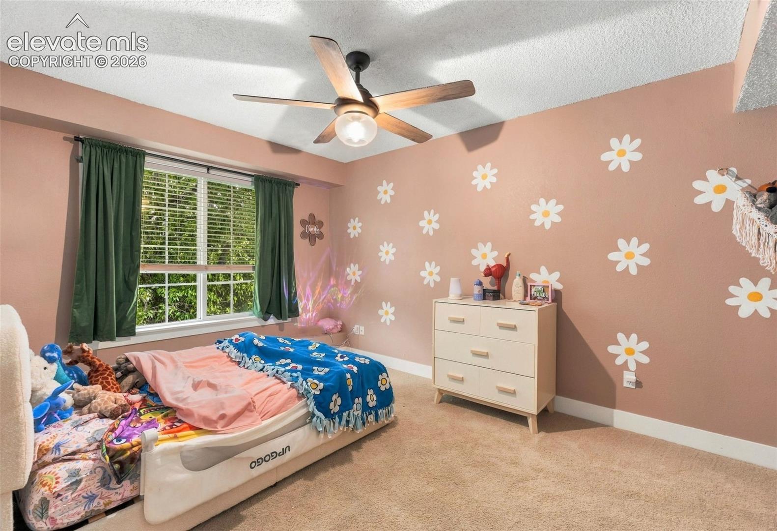 Listing photo 34 for 271 N Holcomb Circle