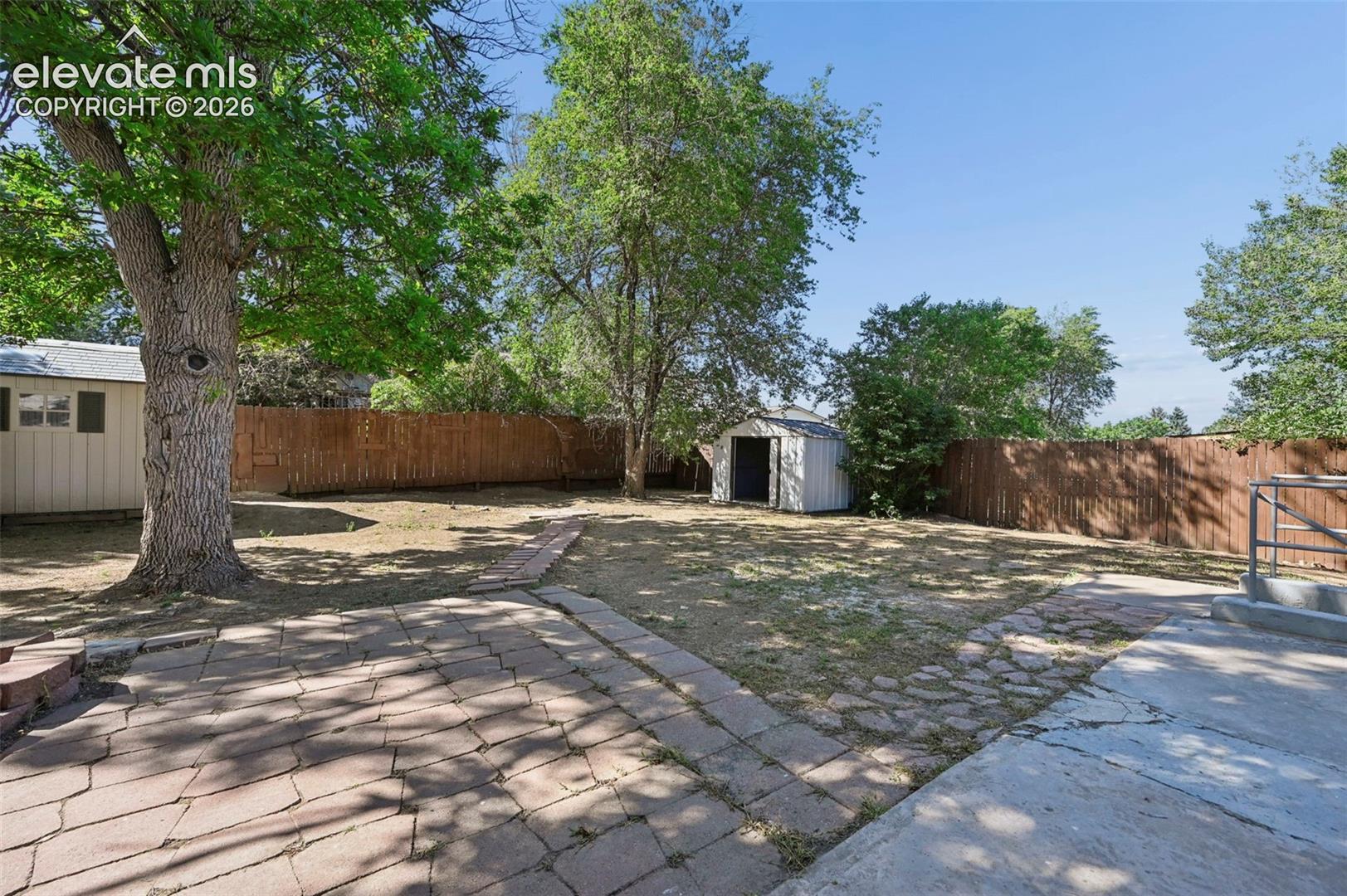 Listing photo 16 for 7313 Colonial Drive